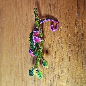 Chameleon brooch